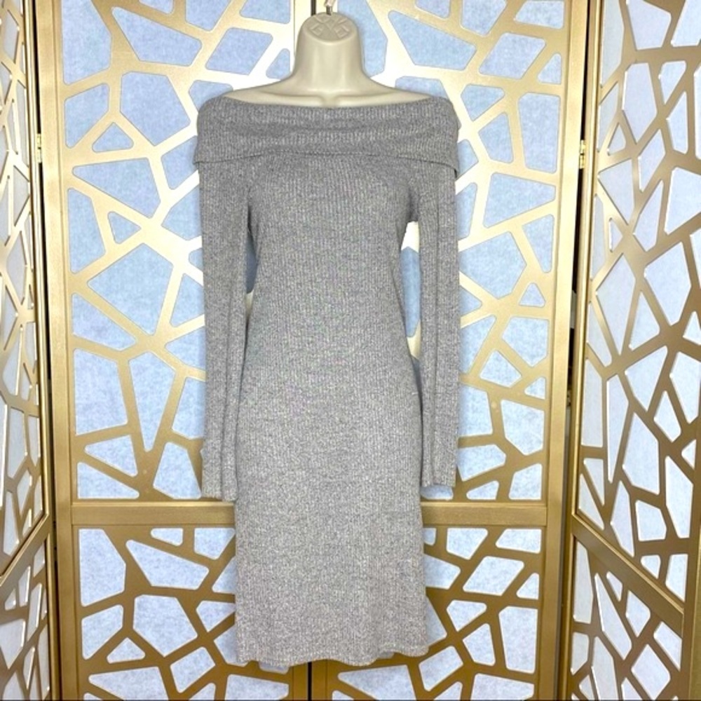 Potter’s Pot‎ Off The Shoulder Ribbed Dress
